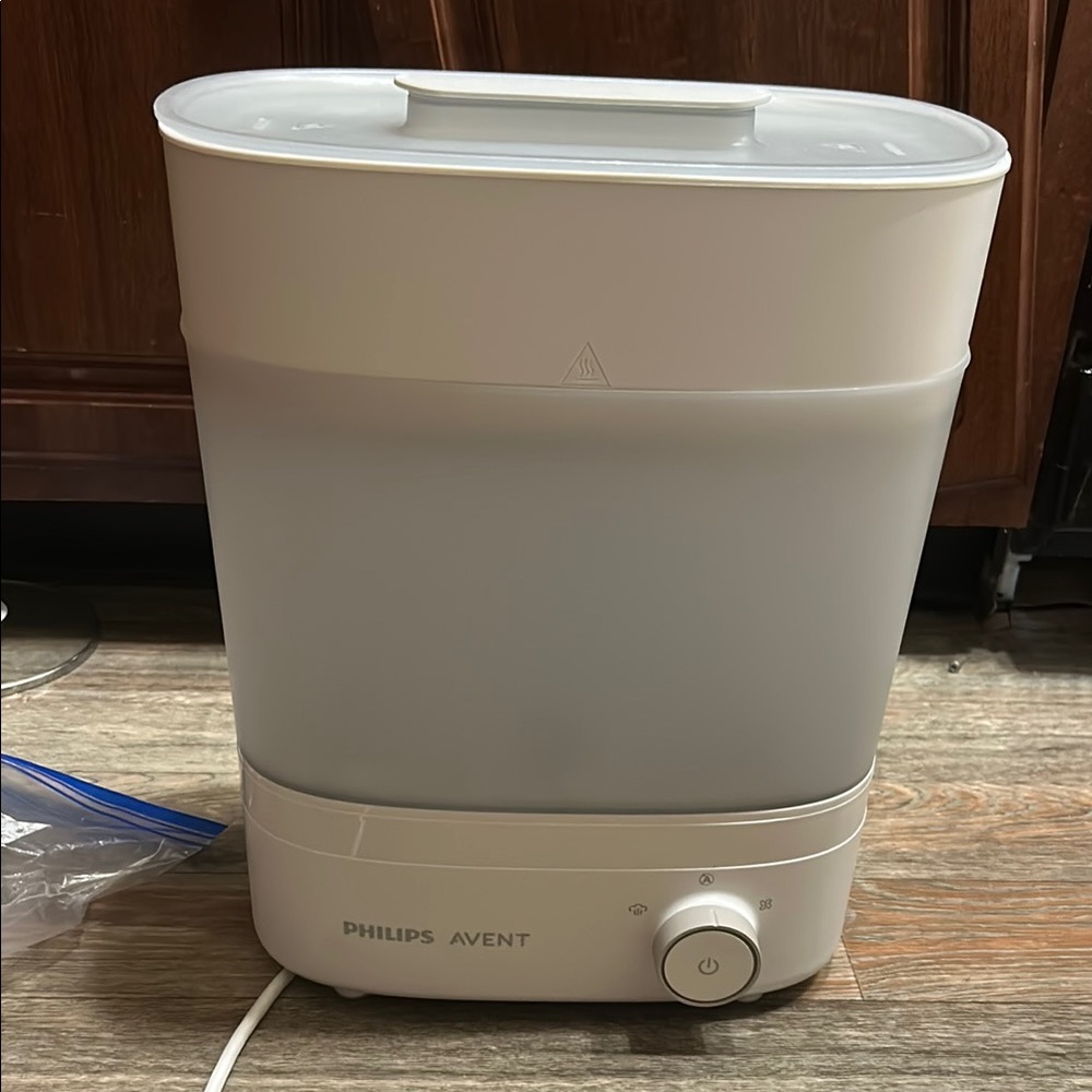 Philips Avent Bottle Sterilizer in White
